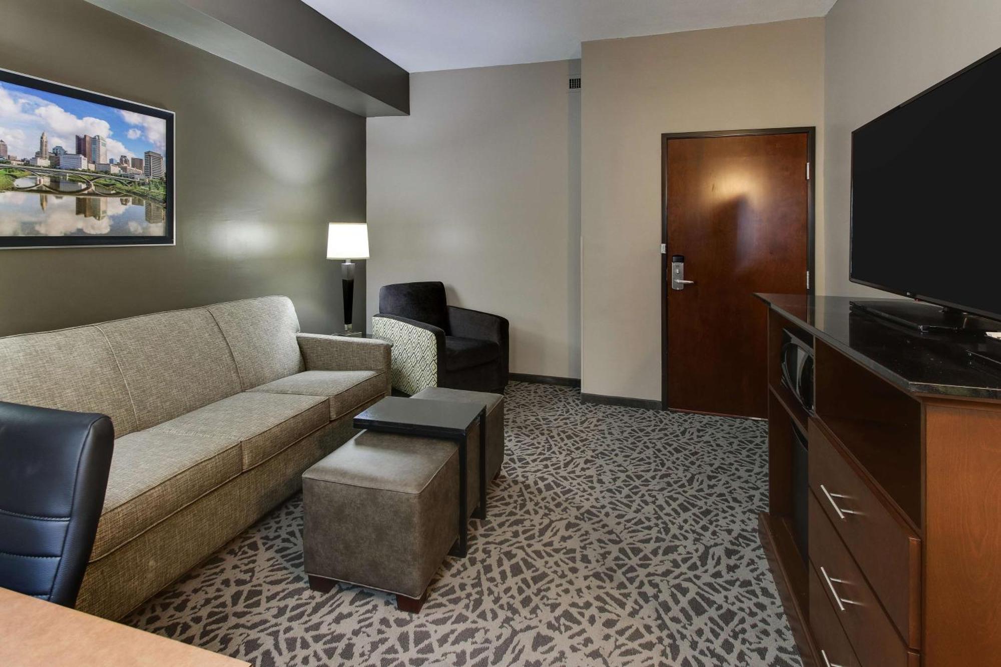Drury Inn & Suites Cleveland Beachwood Exterior photo
